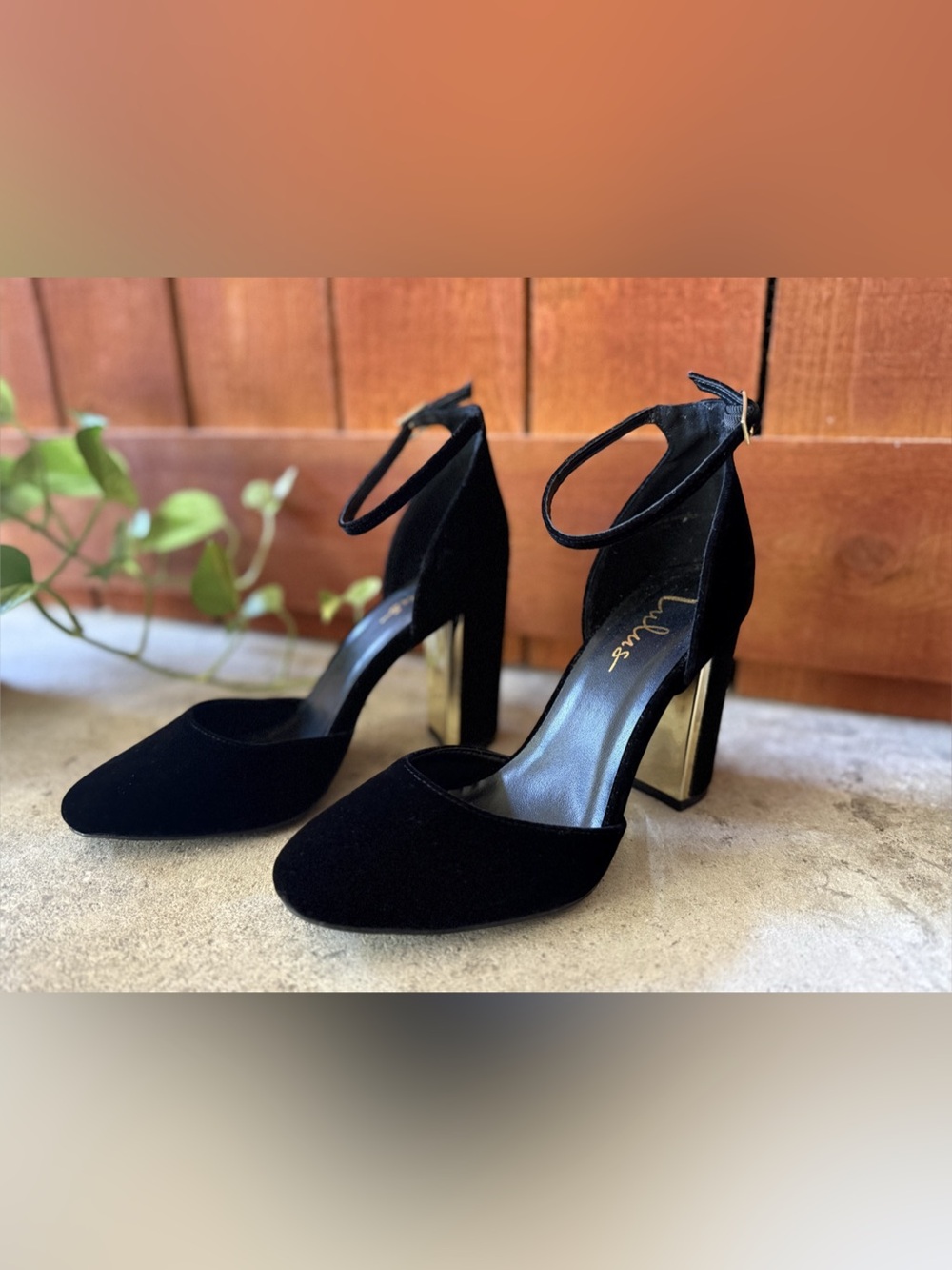 Lulu’s Velvet Women’s Heel Pump Gold Plated Heel Size 8.5